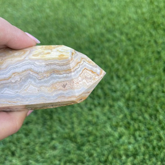 Banded Calcite Tower - Picture 6 of 10